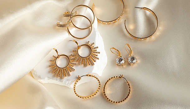 On Trend golden earrings